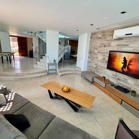 Villa Family Eilat With Heated Pool Buitenkant foto